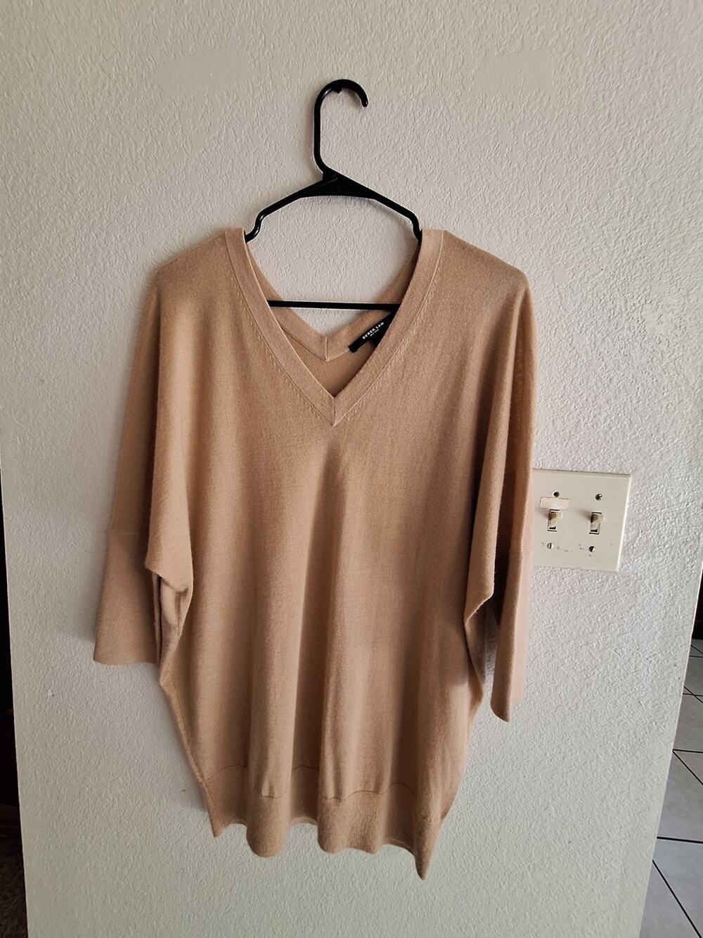 Derek Lam 70% Cashmere Classic Tan Sweater SzM Dolman Sleeves Cuffs NWT